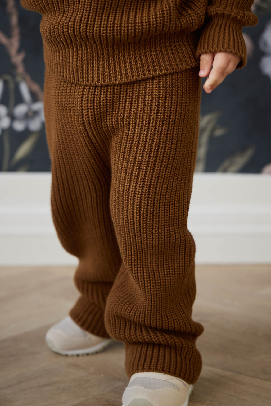 Pantalon en coton tricoté uni bronze automnal douillet avec taille élastiquée et lien décoratif pour enfants de 0 à 8 ans