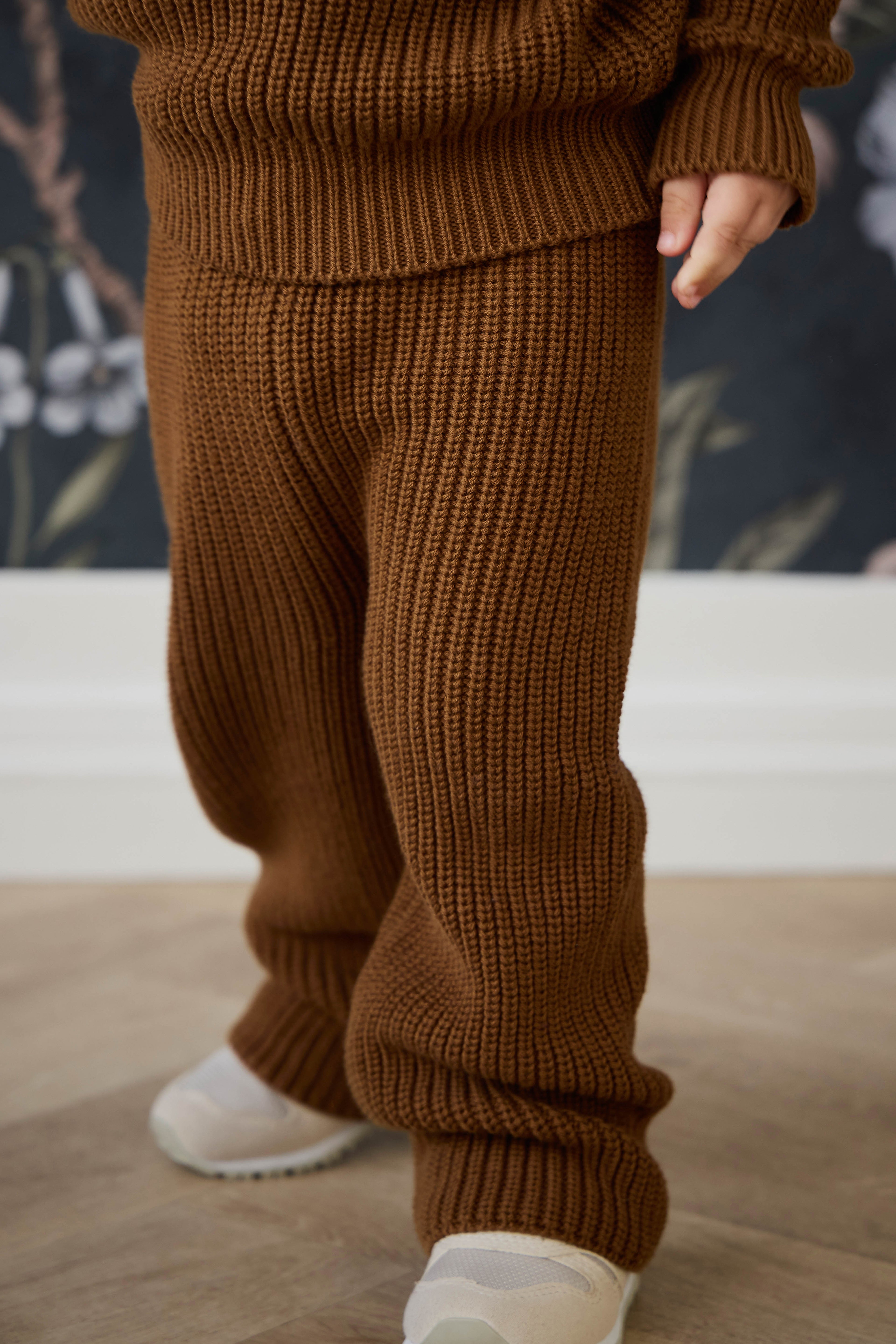 Pantalon en coton tricoté uni bronze automnal douillet avec taille élastiquée et lien décoratif pour enfants de 0 à 8 ans