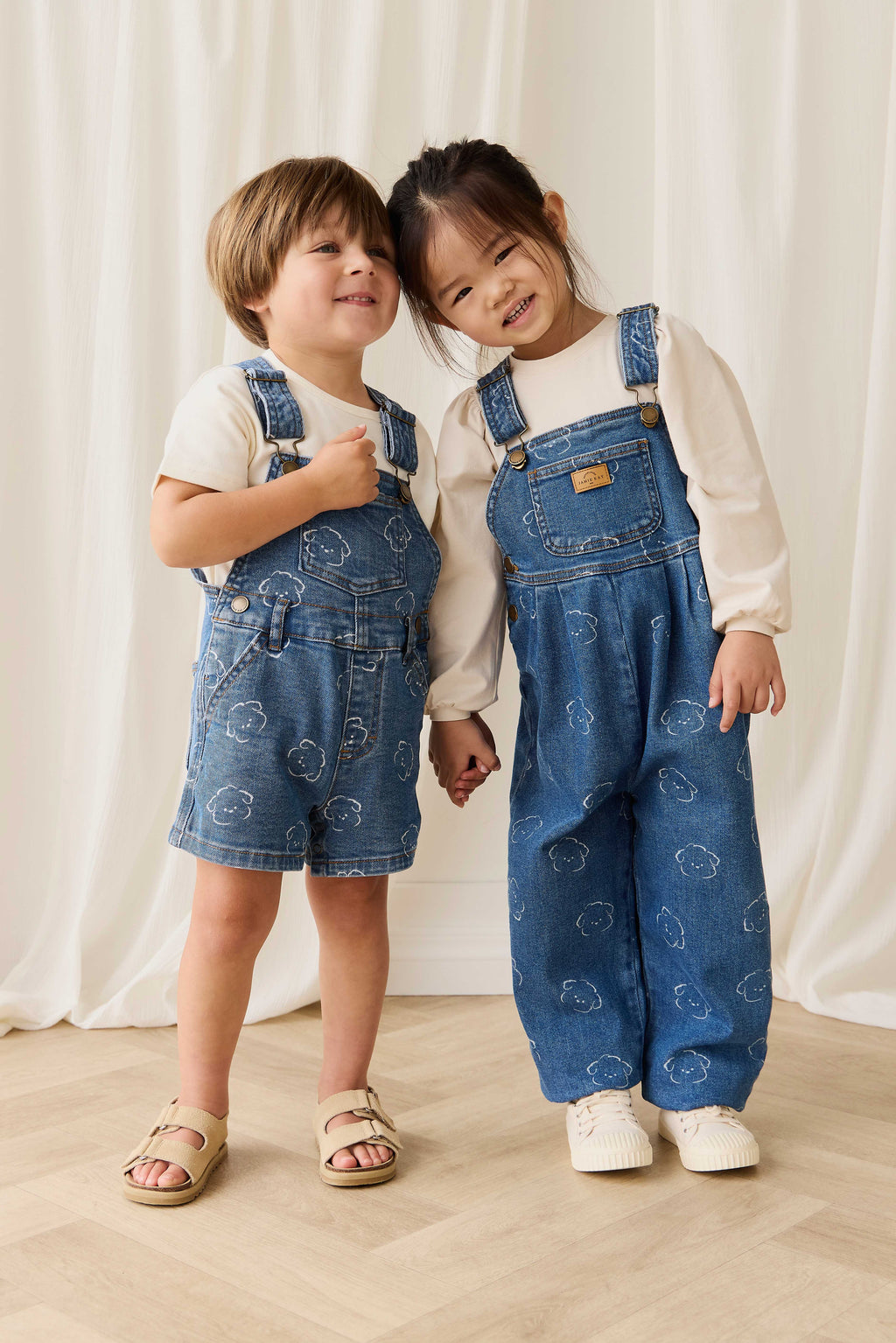 Salopette en jean décontractée en coton imprimé brodé à bretelles réglables, coupe décontractée pour enfants de 6 mois à 6 ans