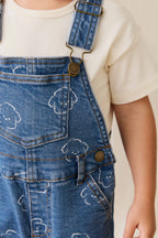 Salopette courte en jean décontractée en coton à imprimé nuage avec bretelles réglables et boutons-pression pour enfants de 6 mois à 8 ans