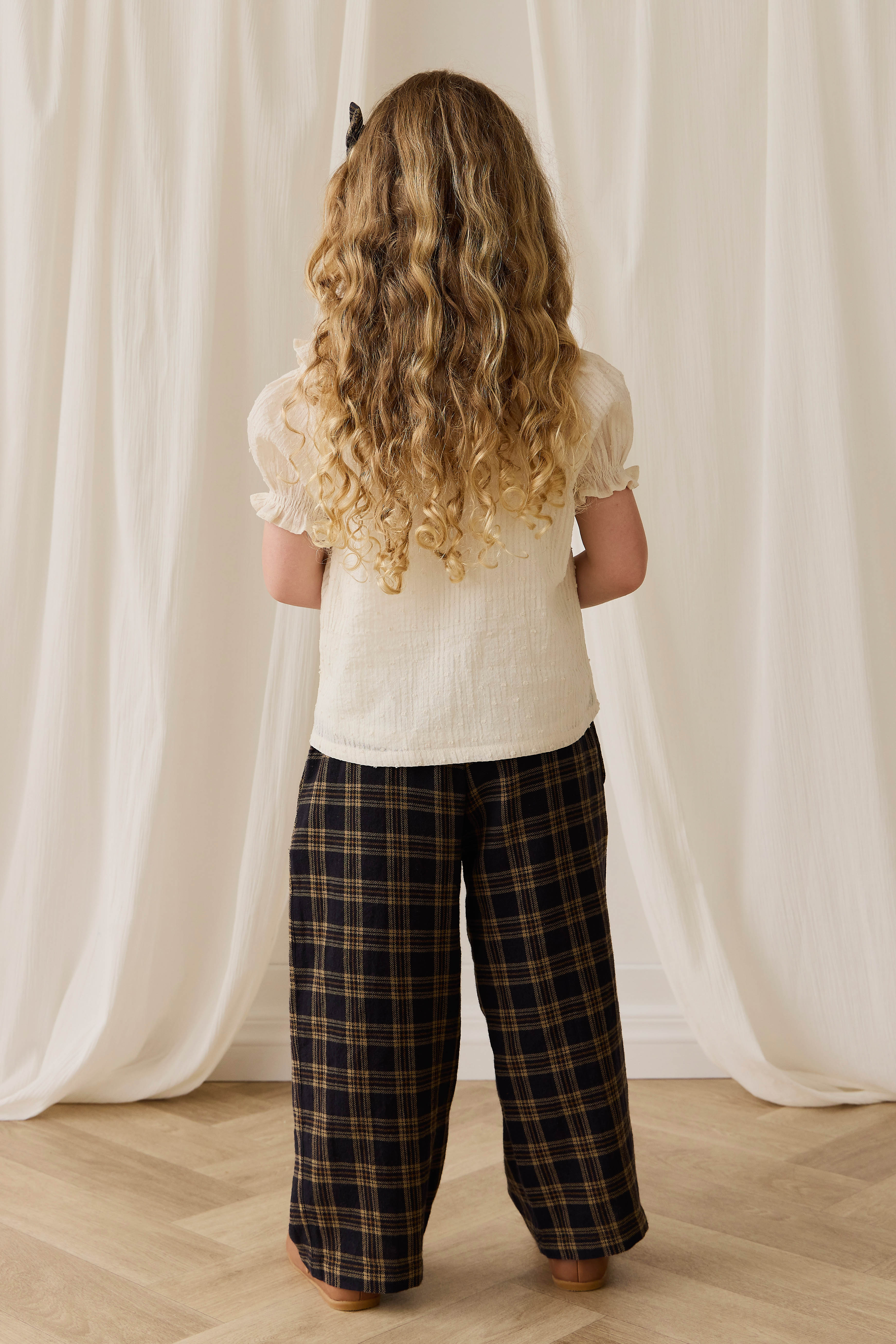 Chemisier élégant en coton biologique écru avec col à volants et manches bouffantes pour filles 0M-10A