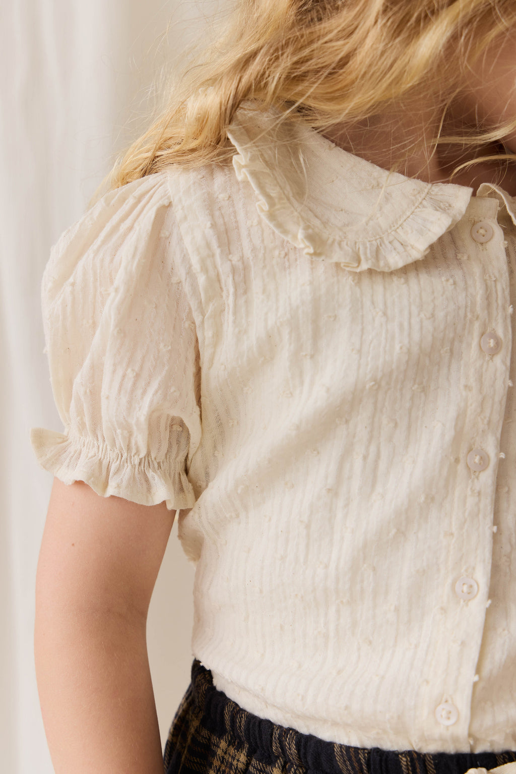 Chemisier élégant en coton biologique écru avec col à volants et manches bouffantes pour filles 0M-10A