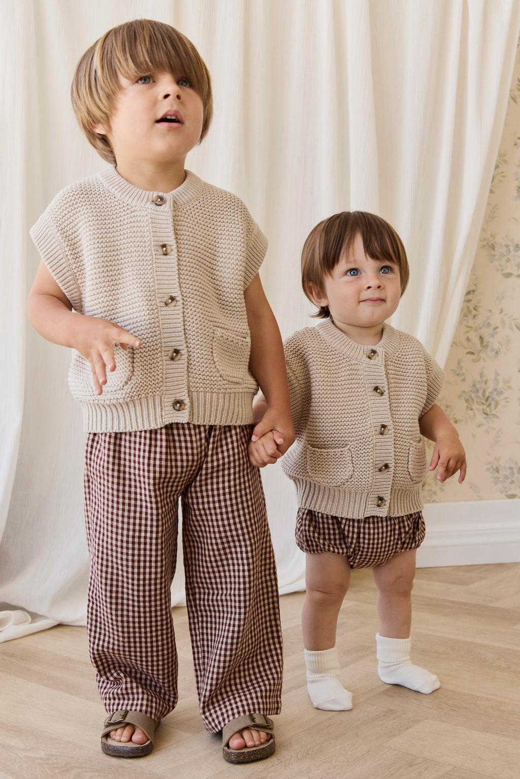 Gilet en tricot de coton uni avec fermeture boutonnée et poche pour enfants de 0 à 8 ans
