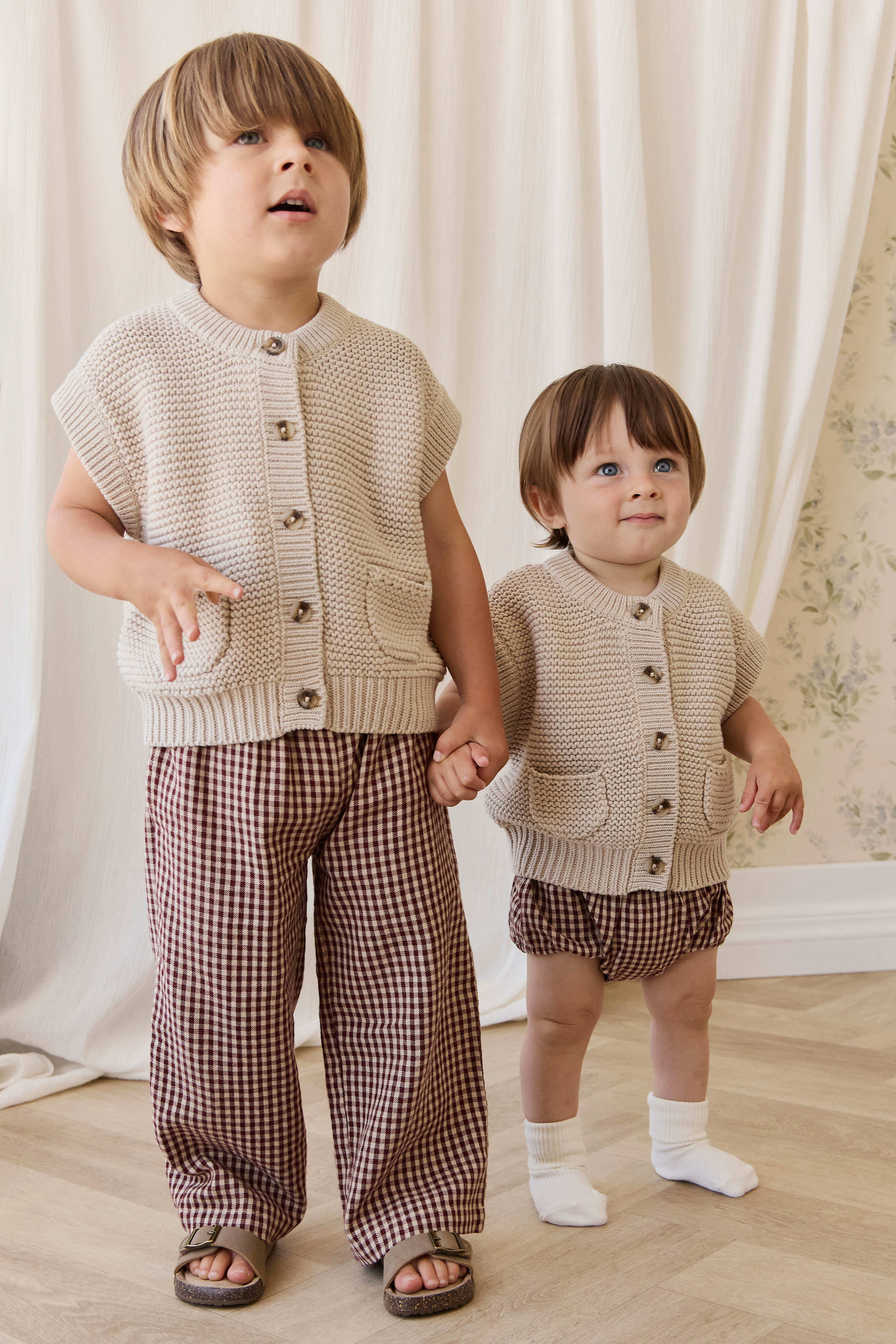 Gilet en tricot de coton uni avec fermeture boutonnée et poche pour enfants de 0 à 8 ans