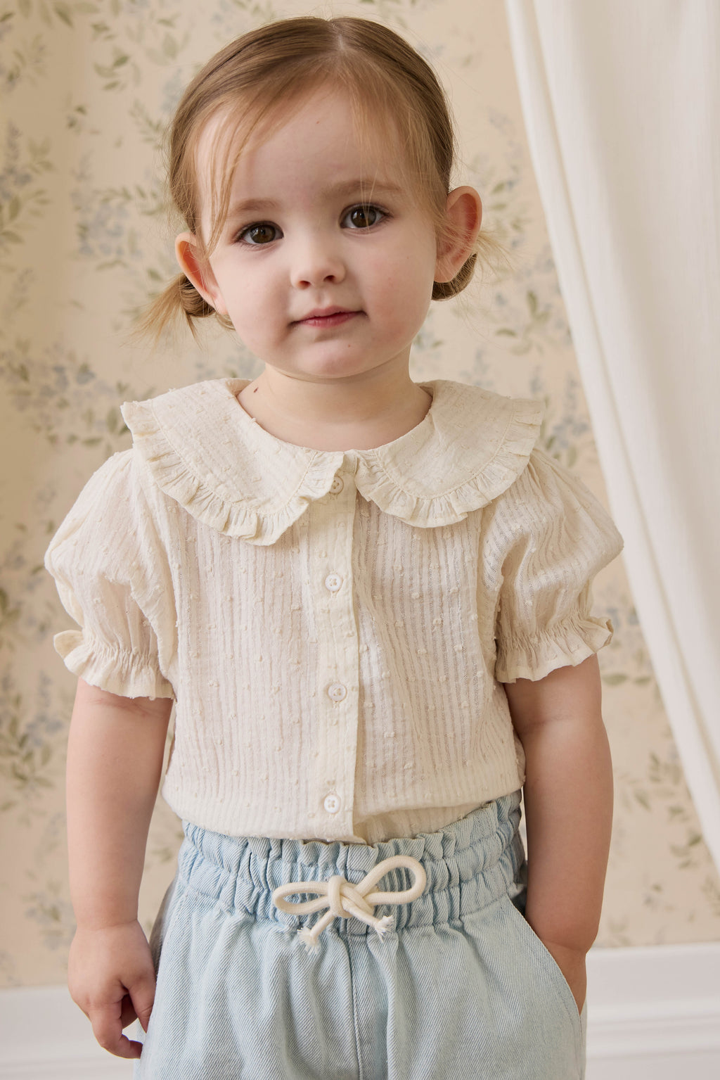 Chemisier élégant en coton biologique écru avec col à volants et manches bouffantes pour filles 0M-10A