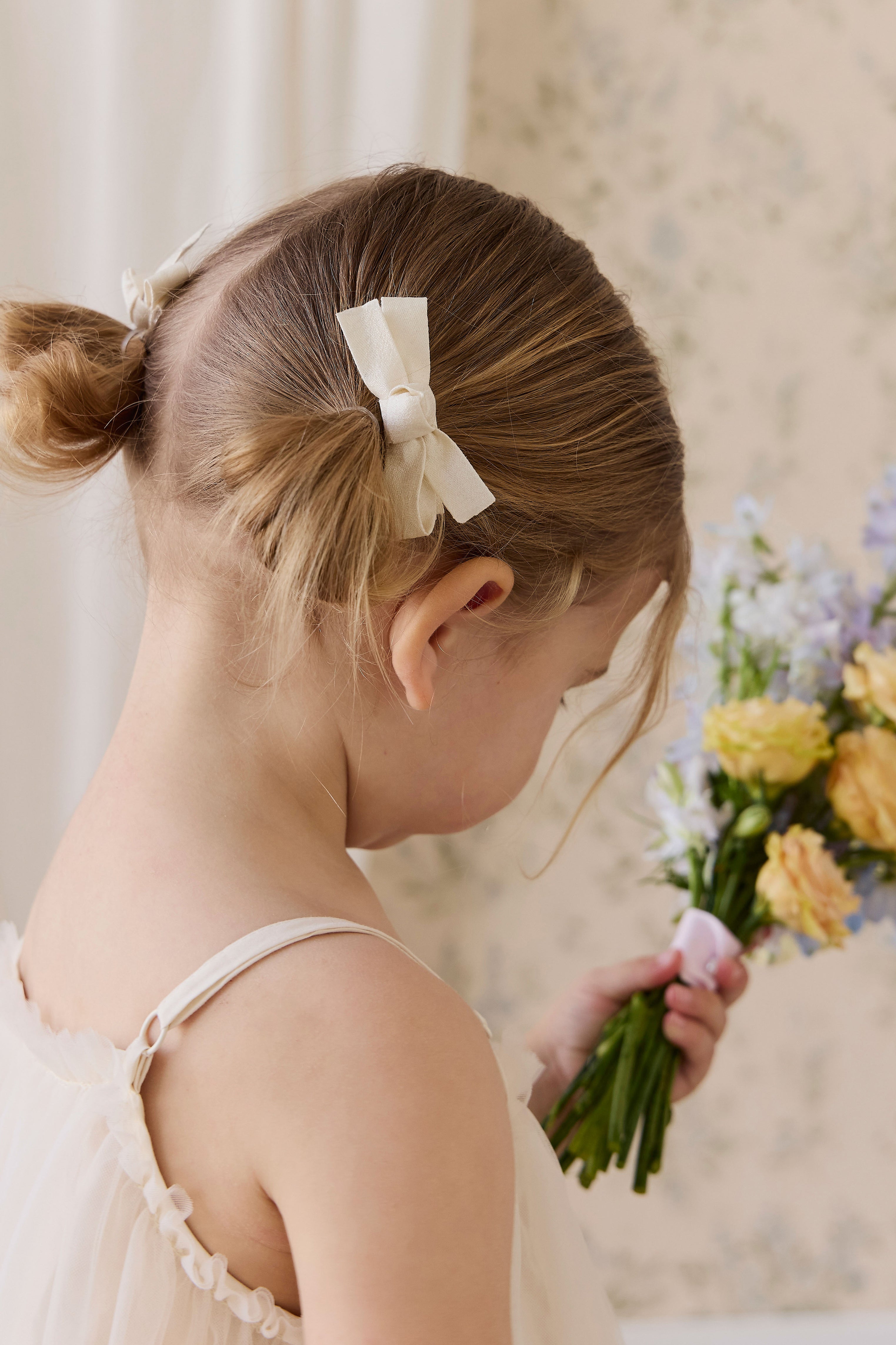 Barrettes en polyester unies couleur maïs neutre avec nœud, lot de deux, pour filles 3 ans et plus