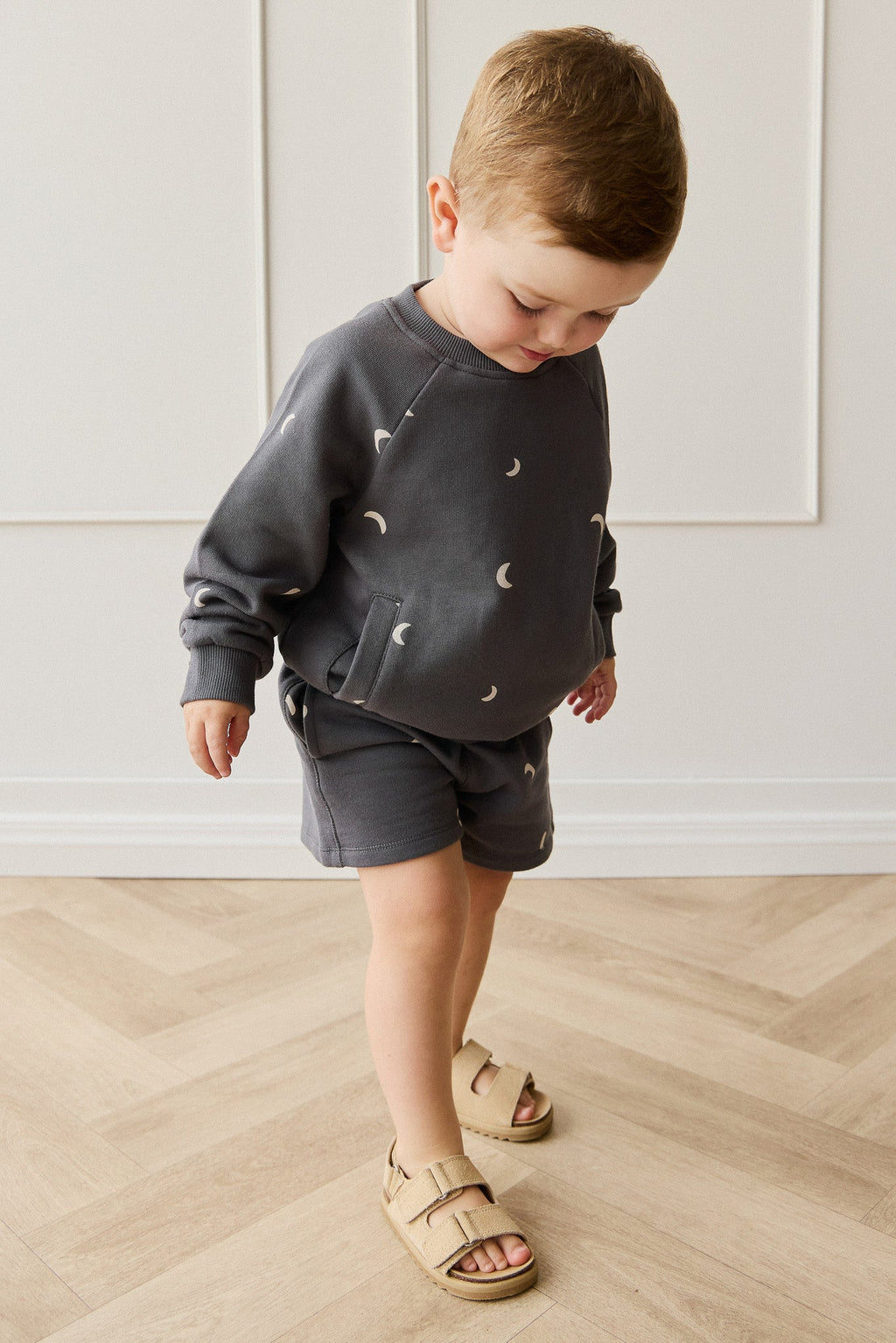 Short en coton biologique avec imprimé croissant de lune islandais, taille élastique et extensibilité douce pour enfants de 6 mois à 8 ans