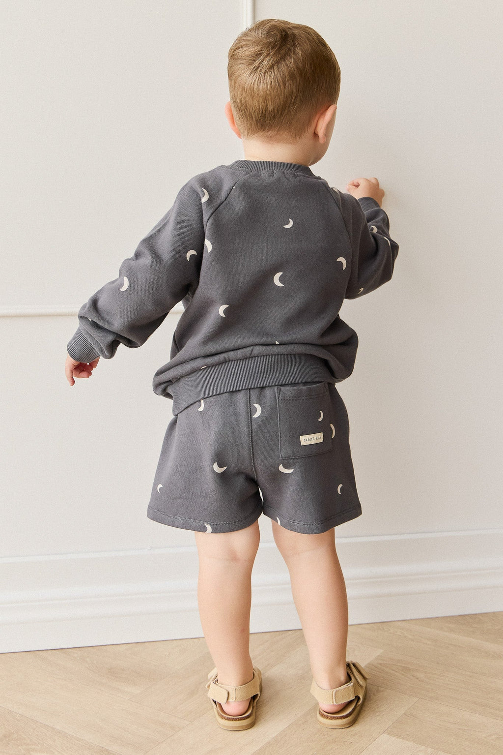 Short en coton biologique avec imprimé croissant de lune islandais, taille élastique et extensibilité douce pour enfants de 6 mois à 8 ans