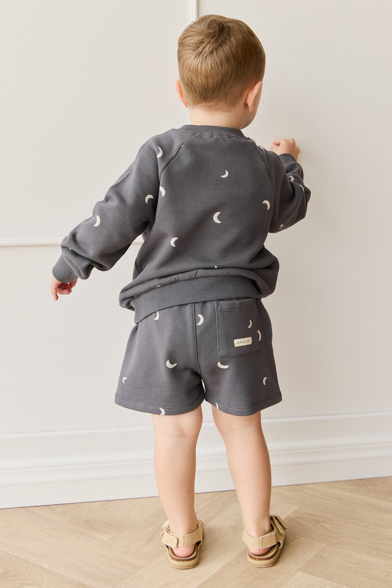 Short en coton biologique avec imprimé croissant de lune islandais, taille élastique et extensibilité douce pour enfants de 6 mois à 8 ans