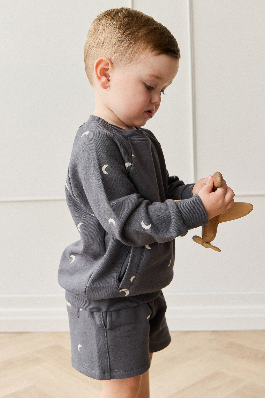 Short en coton biologique avec imprimé croissant de lune islandais, taille élastique et extensibilité douce pour enfants de 6 mois à 8 ans