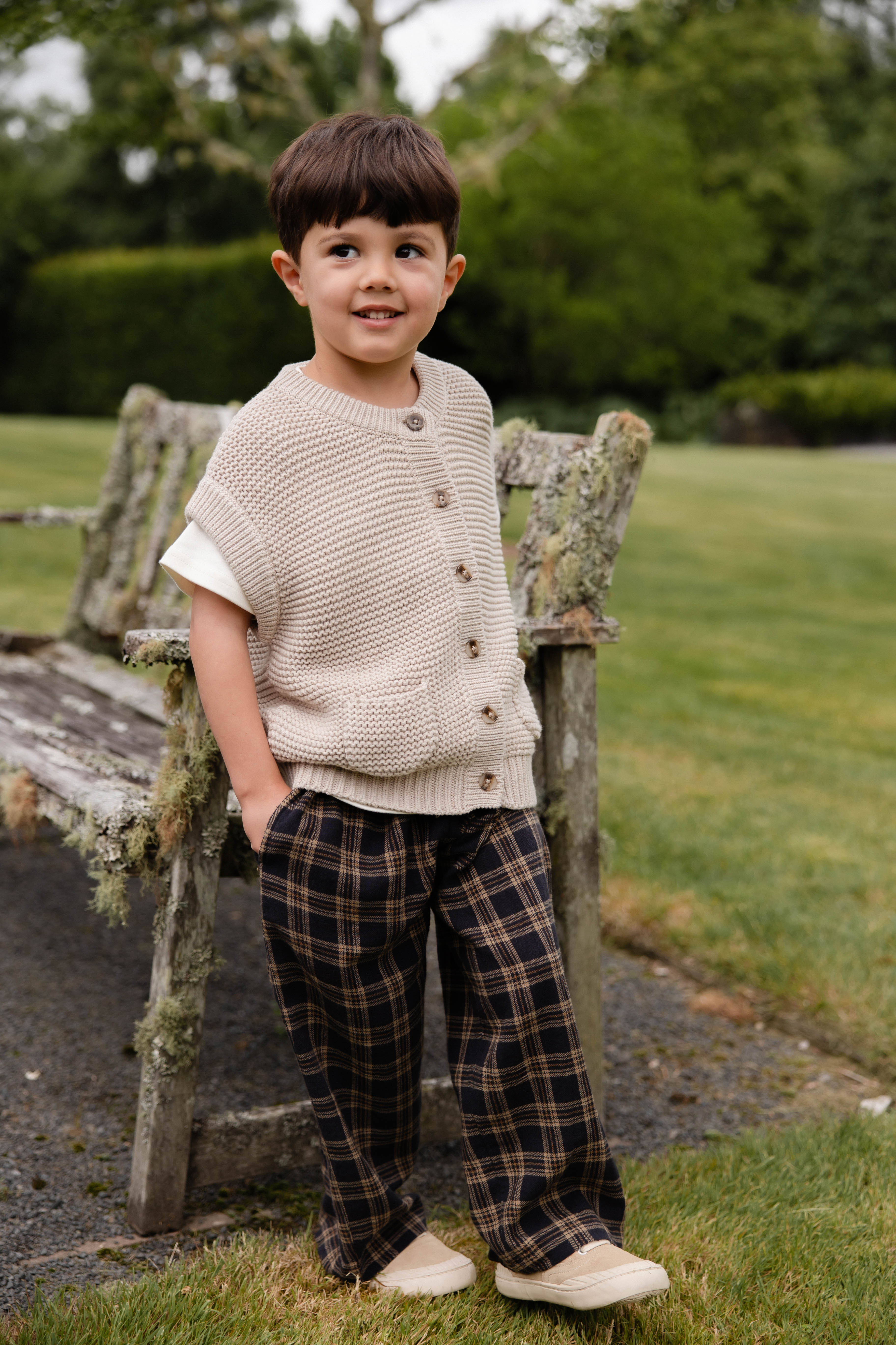 Gilet en tricot de coton uni avec fermeture boutonnée et poche pour enfants de 0 à 8 ans