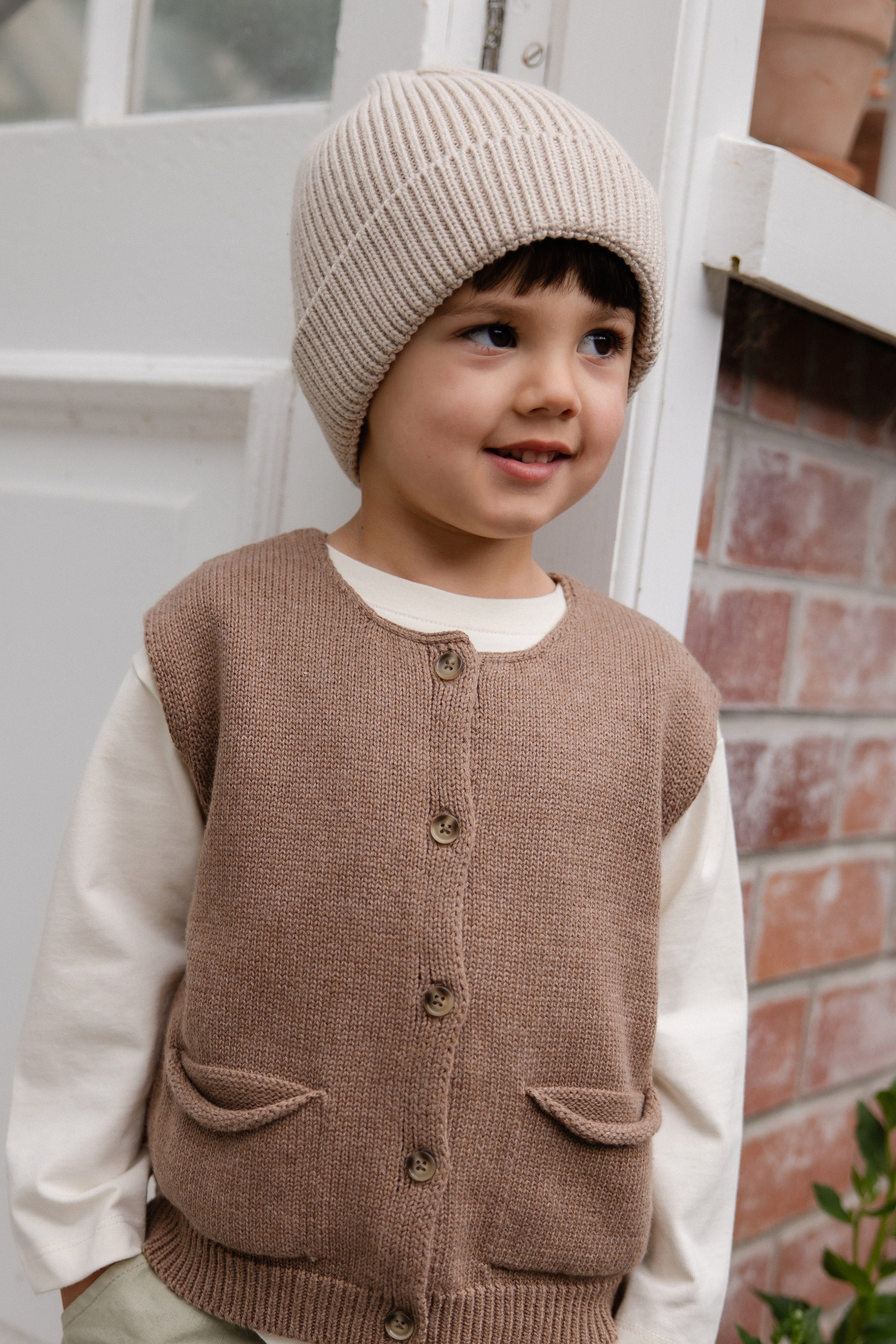 Bonnet tricoté uni en coton doux et respirant avec revers pour bébés et tout-petits